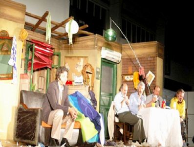 ODD - 'Tuhaf İkili' Edremit İzleyicisi İle Buluşacak