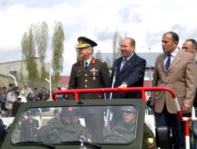 TURGUT GÜLEN - 19 Mayıs Gençlik Ve Spor Bayramı Kars'ta Kutlandı