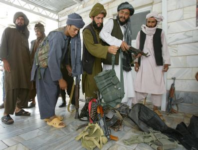 Afghanıstan Former Mılıtants Surrendered