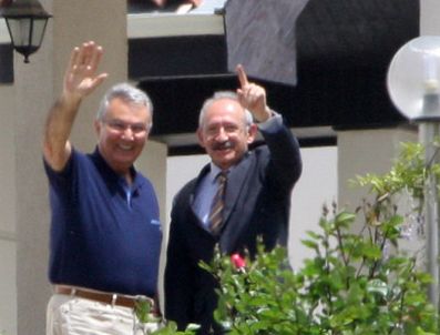 KEMAL ANADOL - Baykal kongreyi evinde izliyor