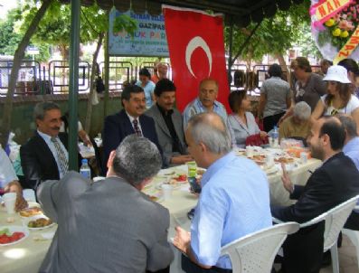 ABDULLAH TORUN - Mhp Seyhan İlçe Kadın Kolları'nın Düzenlediği Kermes Yoğun İlgi Gördü.