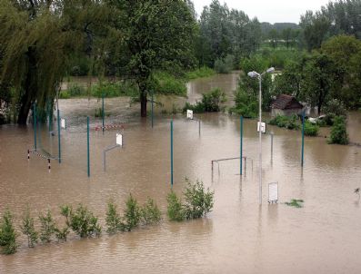 BRONISLAW KOMOROWSKI - Poland Flood