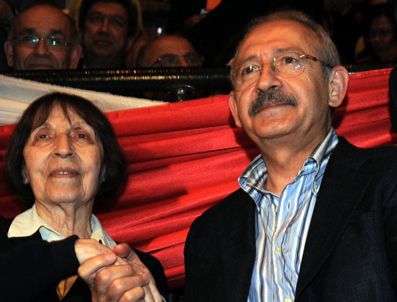 Rahşan Ecevit'in desteği benim için çok önemli