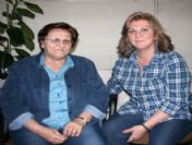 Ressam Anne Ve Kızından İlk Kişisel Resim Sergisi