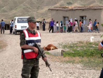Diyarbakır'daki Kavgada Ölenler Toprağa Verildi