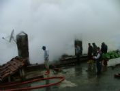 Rize'nin Kalkandere İlçesinde Bir Evin Çatısına Yıldırım Düştü