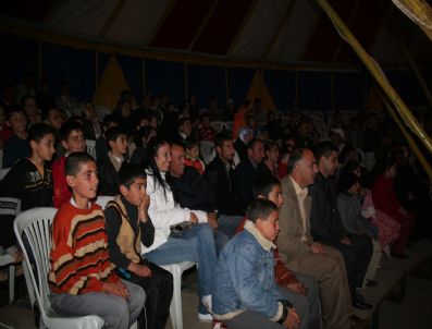 FATIH ÇOBANOĞLU - Safari Sirki Büyüledi