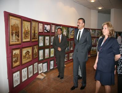 Anne Ve Kızı Ortak Resim Sergisi Açtı