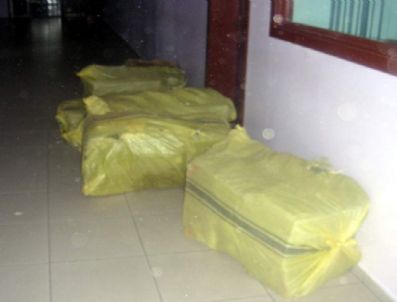 Çaldıran'da 21 Bin Paket Kaçak Sigara Ele Geçirildi