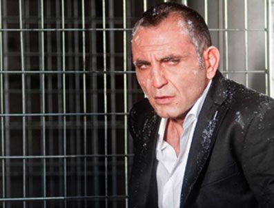 İPEK TUZCUOĞLU - Kurtlar Vadisi Pusu'nun Mematisi buzlukta!