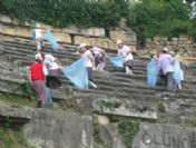 Öğrenciler Antik Tiyatroyu Temizledi