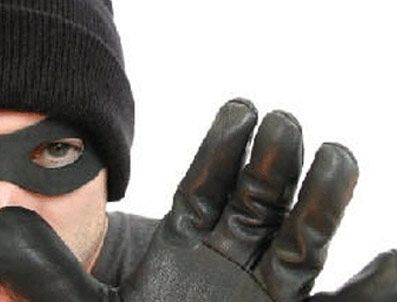 Otomobil Hırsızlığı Zanlıları Tutuklandı