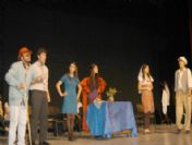 Tarsus Belediyesi Şehir Tiyatrosu 'Define'yi Sahneledi