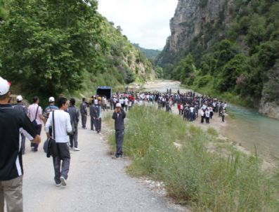 Tarsus'ta 250 Öğrenciye Kır Gezisi