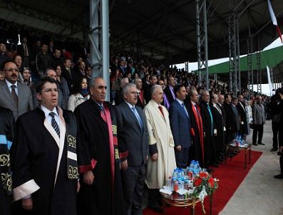 GECE YOLCULARı - Atatürk Üniversitesi'nde Muhteşem Mezuniyet Şöleni