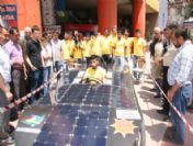 Güneş Enerjisi İle Çalışan Araba İlgi Odağı Oldu