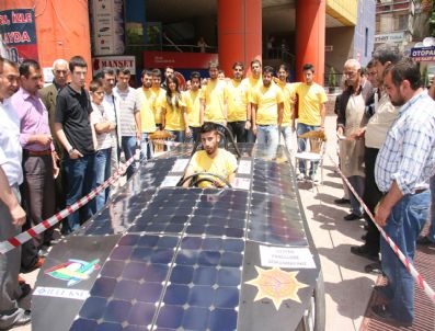 FORMULA G - Güneş Enerjisi İle Çalışan Araba İlgi Odağı Oldu