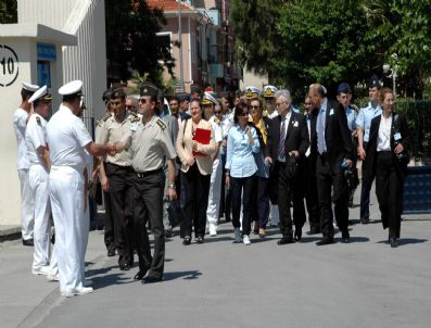 Sempozyuma Katılan Konuklar Çimenlik Kalesini Gezdi