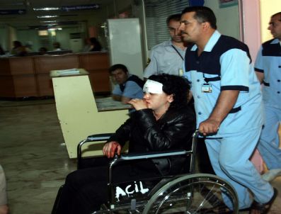 ŞAHINBEY ARAŞTıRMA VE UYGULAMA HASTANESI - Yürüyen Merdivenden Düşen Kadın Yaralandı