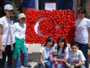 250 Adet Pet Şişe İle Türk Bayrağı Yaptılar