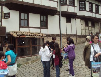 50.yıl İlköğretim Okulu Öğrencileri Mudurnu'yu Gezdi