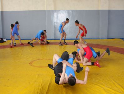 Ahlat'ta İlk Kez Güreş Takımı Kuruldu