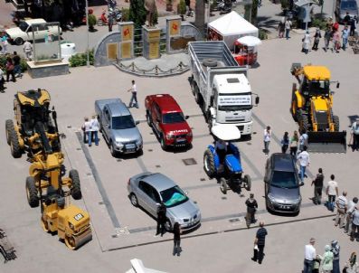 TUNCAY KıLıÇ - Edremit Belediyesi Araç Parkını Genişletti
