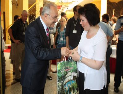 SELMAN YENIGÜN - Göçmen Öğrenciler Topluma Kazandırılıyor