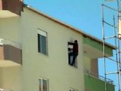 İnşaattan Düşen İşçi Yoğun Bakımda