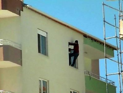 İnşaattan Düşen İşçi Yoğun Bakımda