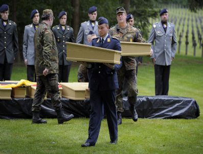 Netherlands German Soldıers Reburıal