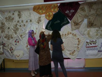 AYDıN MEMÜK - Alaplı'da El Emeği Ürünler Sergilendi