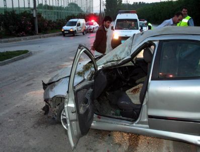 BURSA DEVLET HASTANESI - Alkollü Şahısların Bulunduğu Otomobil Takla Attı