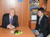 Erkmen, Gazetecilerle Hasret Giderdi