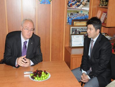 GENÇ PARTI - Erkmen, Gazetecilerle Hasret Giderdi