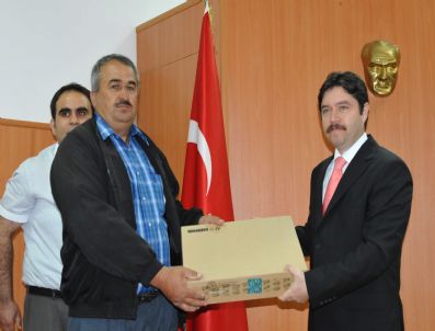 Karaman'da Köy Muhtarlarına Bilgisayar