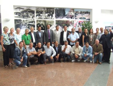 KEMALETTİN YILMAZ - Komşular Başkan Bayram'la Vedalaştı