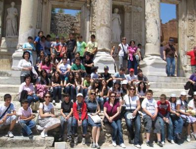 HADRIAN - Odtü Ülkem Koleji Öğrencileri Efes Gezisi