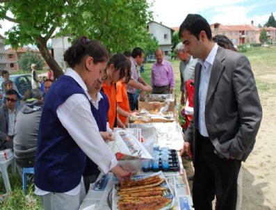 YAPRAK SARMA - Pazarlar'da Gıda Kermesi