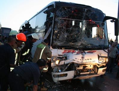 Manisa'da trafik kazası: 12 yaralı