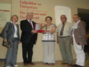Salihli Tso'dan Müze Yetkililerine Plaket