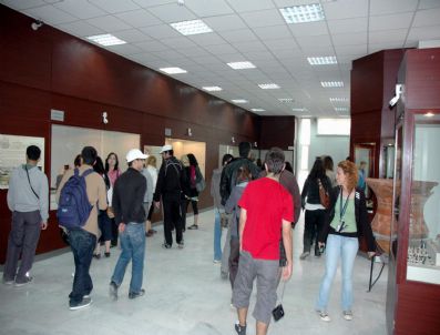 AKDAMAR ADASı - Türkiye Turuna Çıkan Adü Üniversitesi Öğrencileri Van'da