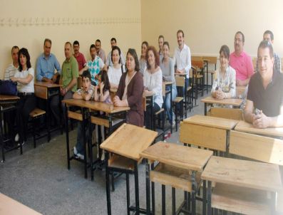 25 Yıl Sonra Aynı Sıralarda Buluştular