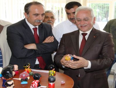 SEBAHATTIN AKKAYA - Burdur'da Seramik Sergisi