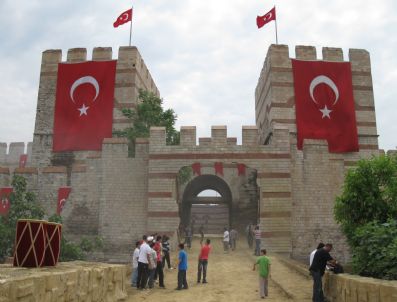 İstanbul'un Fethi Belgratkapı'da Canlandırıldı