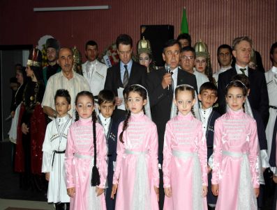 FATIH GENEL - Kafkaslar, 'Şıpsı' Gecesinde Buluştu