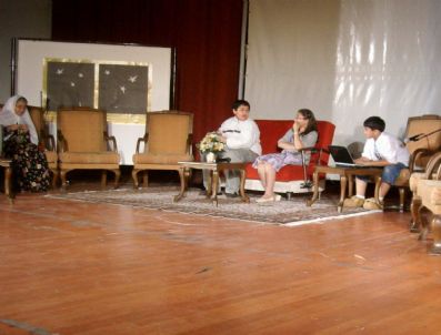 HÜMEYRA AKBAY - Osman Düşüngel İlköğretim Okulu Yılsonu Gösterisi Düzenlendi