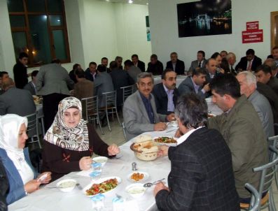 ŞABAN COŞKUN - Ak Parti Suşehri İlçe Yönetiminden Birlik Yemeği