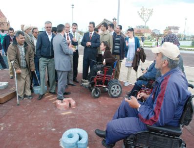 MEHMET HANÇERLI - Karatay Olimpiyat Parkı'nın Kapısı İlk Olarak Engellilere Açıldı