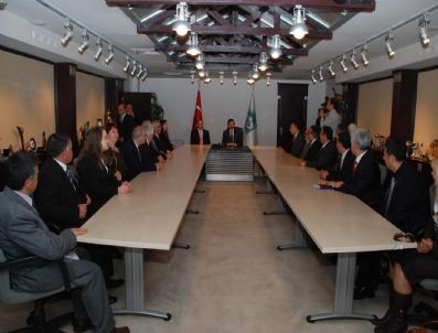 ALI VERAL - Vakıflar Bölge Müdürü Veral'dan Büyükşehir'e Ziyaret